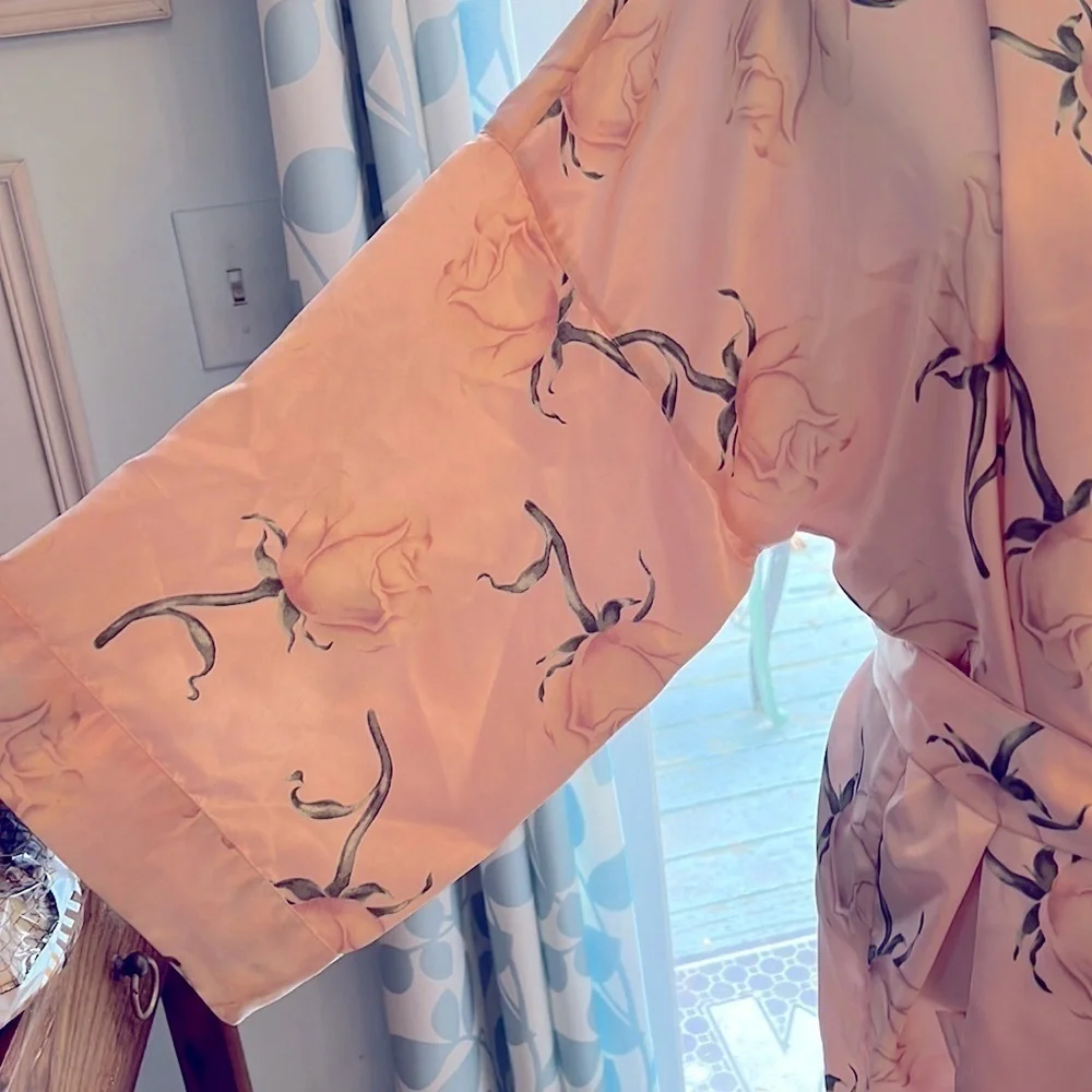 Opulent Pink Floral Rose Kimono Sytle Satiny Wrap Robe OS